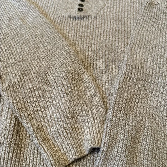 Vintage Eddie Bauer Men's Heather Beige Crewneck Henley Sweater - Picture 3 of 4